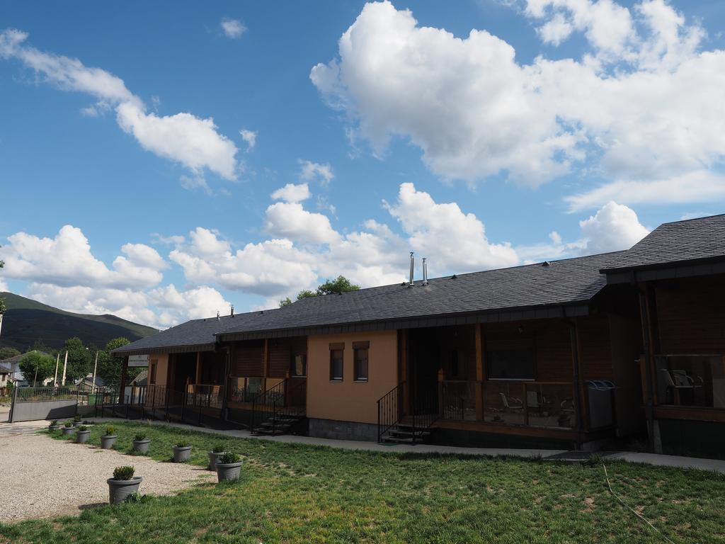 Planet Ancares Villa Candin Exterior photo