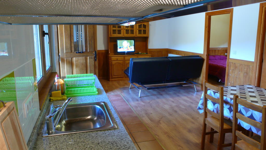 Planet Ancares Villa Candin Room photo