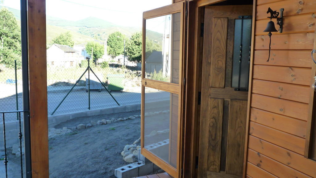 Planet Ancares Villa Candin Room photo