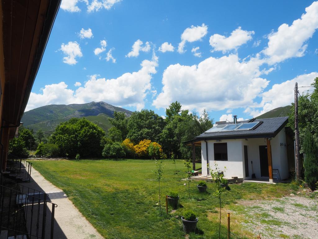 Planet Ancares Villa Candin Exterior photo