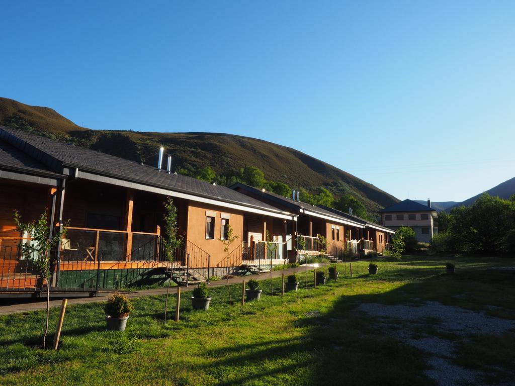 Planet Ancares Villa Candin Exterior photo