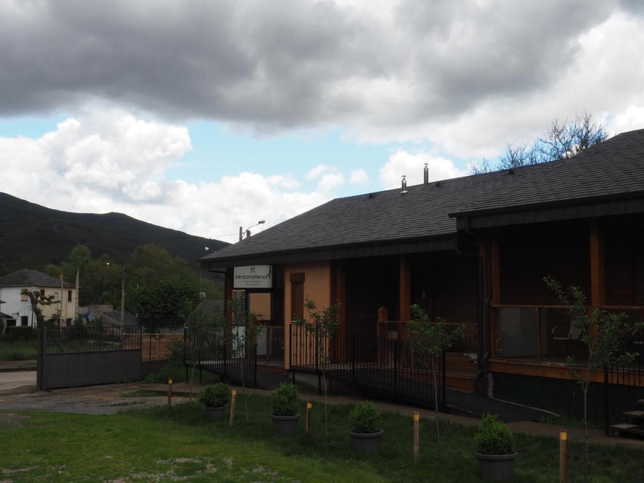 Planet Ancares Villa Candin Exterior photo